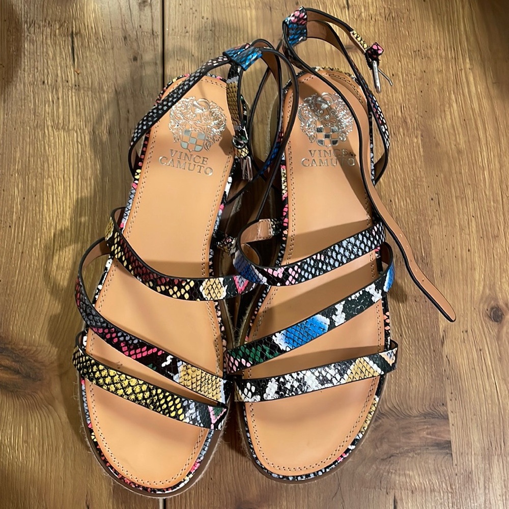 Vince Camuto size 8 wedges